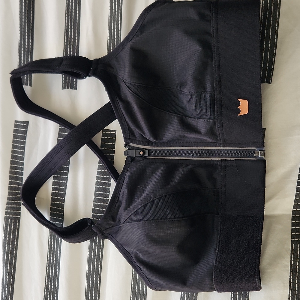 SheFit Sports Bra